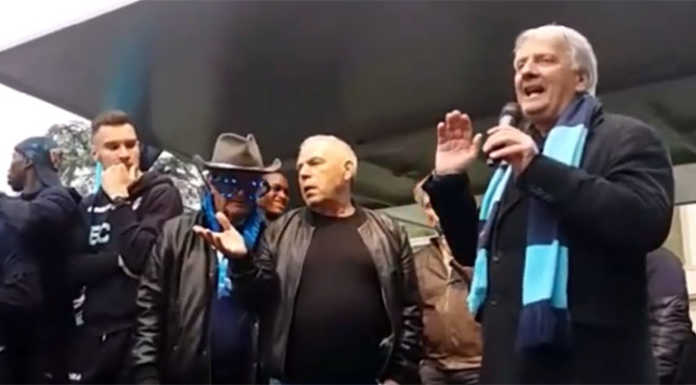 Lecco. L’assessore Valsecchi, contestato dai tifosi, deve lasciare il palco