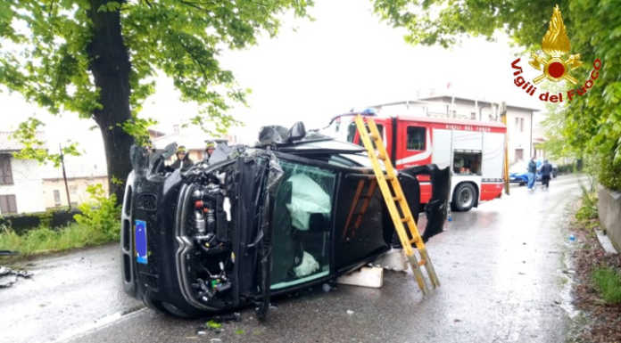 Scontro a Monticello, un’auto si ribalta. Nessun ferito grave