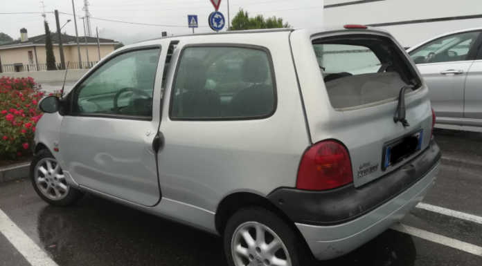 Calco, esplode il lunotto dell’auto: paura nel parcheggio dell’Esselunga