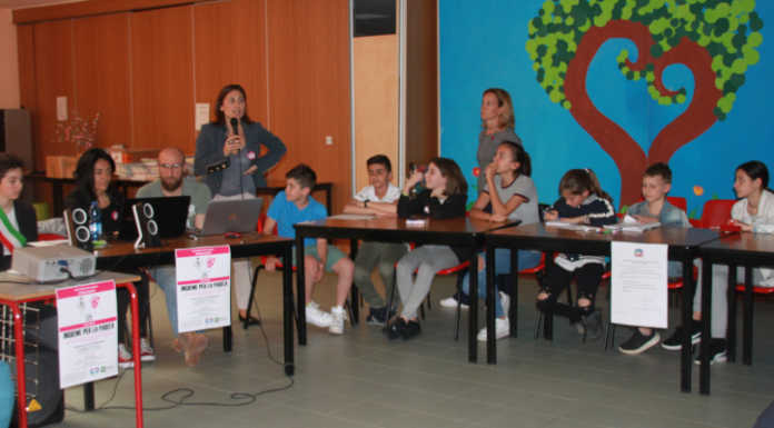 Cernusco, ultima seduta del consiglio comunale dei ragazzi con “Insieme per la parità”