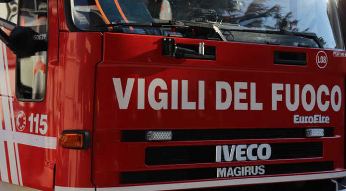 Bellano. Fiamme nella zona dei binari, spente dai pompieri
