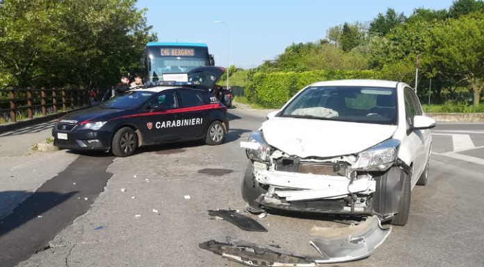 Merate. Scontro auto moto in via De Gasperi, nessun ferito grave