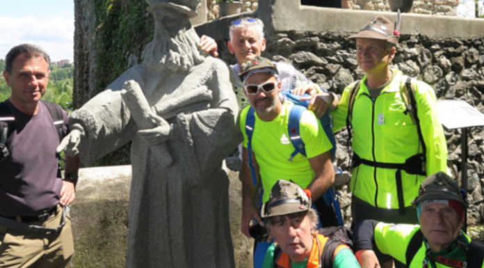 Paderno d’Adda, tante visite e anche una poesia per la statua di Leonardo alla Rocchetta