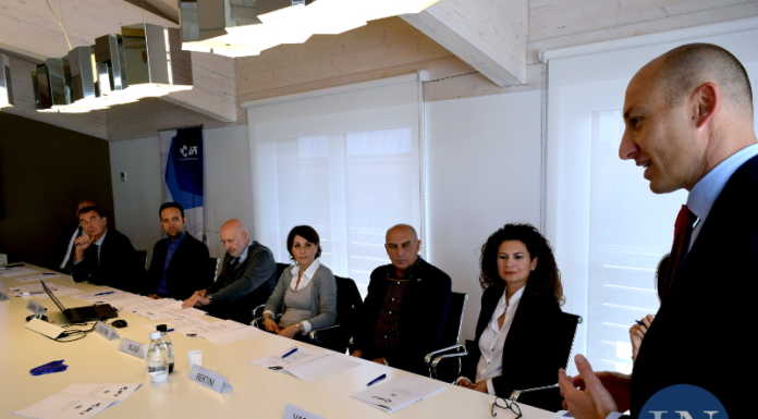 Api Lecco presenta il corso di operatrici addette al montaggio per sole donne