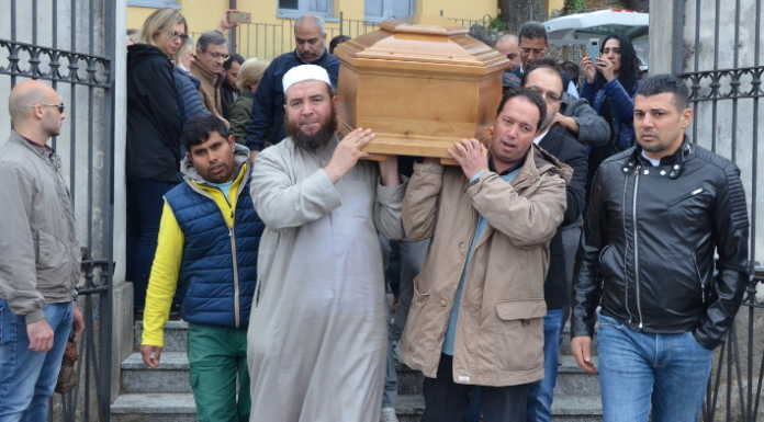 Musulmani e cristiani insieme per dire addio al giovane Omar Gabr