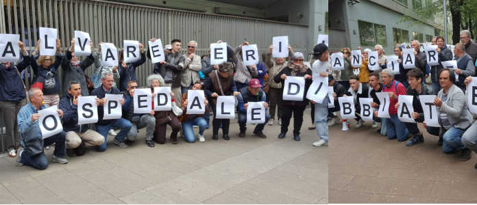 Il comitato del Mandic al presidio al Pirellone pro ospedale di Abbiategrasso