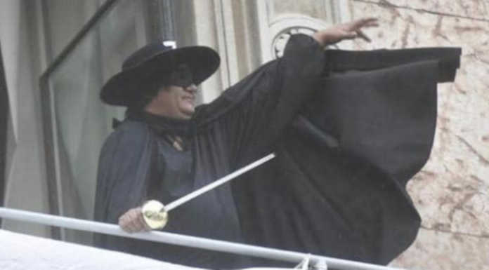 Merate, dietro lo Zorro anti Salvini di piazza Duomo c’è l’Usb Merate