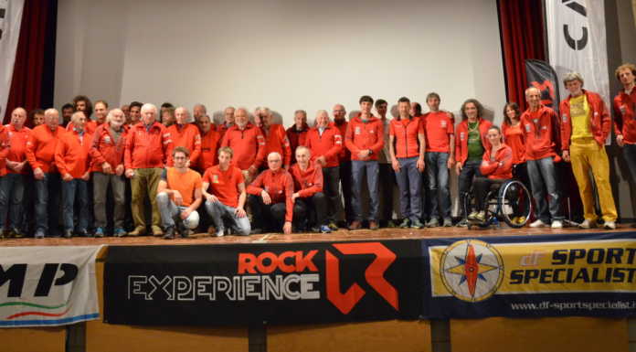 Serata in Maglione Rosso, in tanti per il tradizionale incontro con i Ragni di Lecco