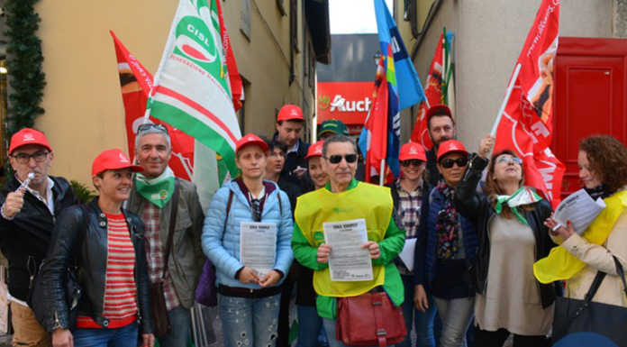 Sma a rischio vendita, protestano i lavoratori in via Roma