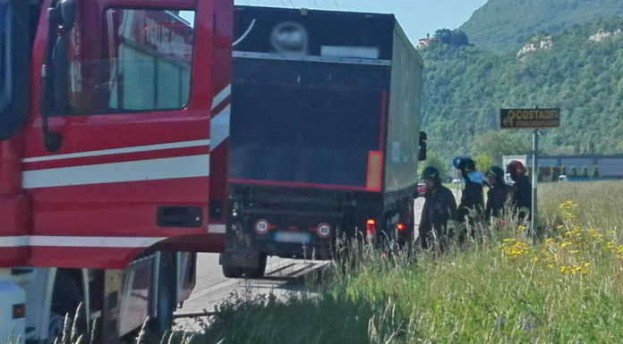 Olginate. Camion rischia di bruciare, intervengono i pompieri