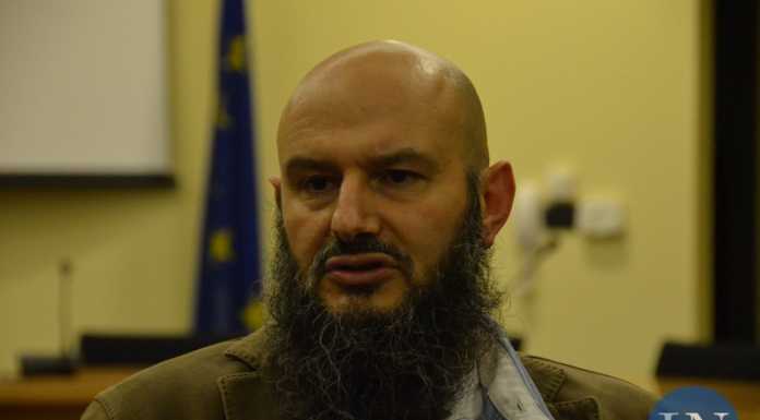 Olginate. Il salvadanaio del parrucchiere Remo donato alla campagna Aiutiamoci