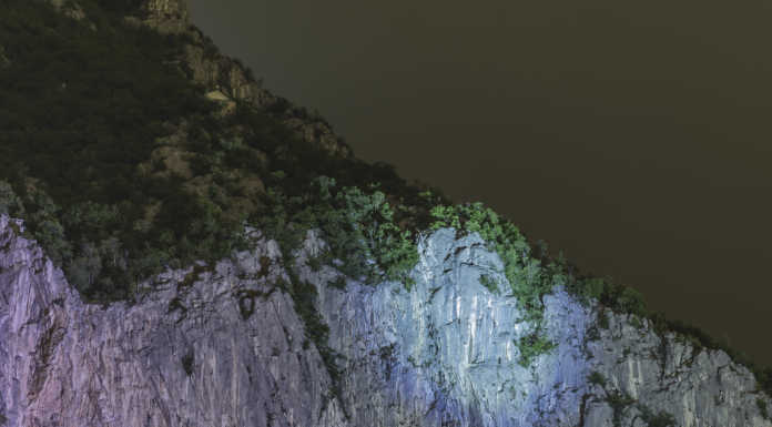 Mistero misterioso: martedì sera San Martino illuminato a giorno