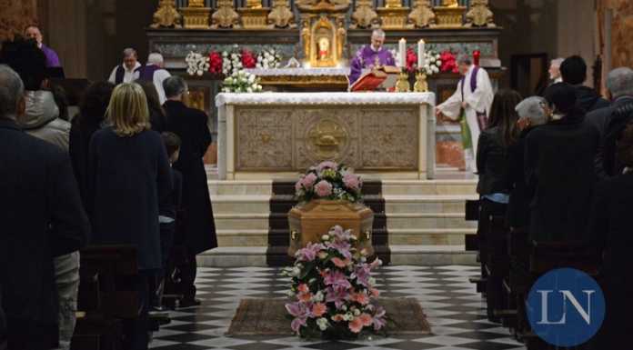 In Basilica i funerali della preside Bianca. “La tua, una vita d’amore per gli altri”