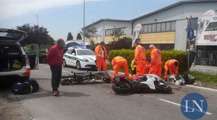 Merate, moto urtata da un camion. Soccorso giovane biker