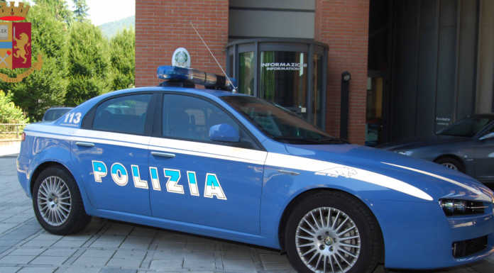 Furti nei bar e nei negozi, pluripregiudicato arrestato a Calolziocorte