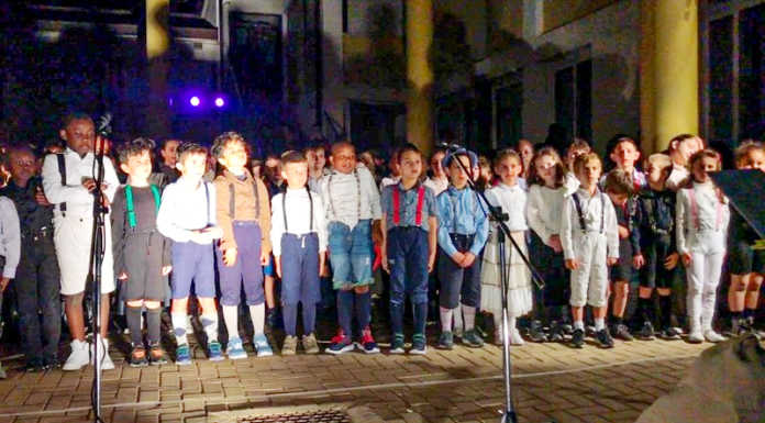 Calolzio. Gli studenti del Pascolo interpretano “Novecento”, performance da applausi