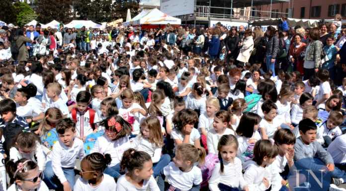 Tutta un’altra festa: 1200 bimbi in piazza per i missionari del Pime