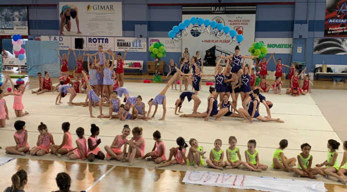 Ginnastica ritmica. Che festa il saggio della Zanetti al Bione