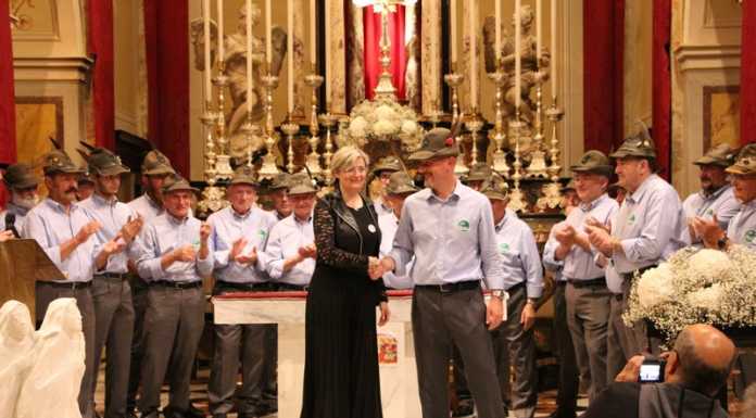 Cori sotto la luna, scintille di musica a Malgrate