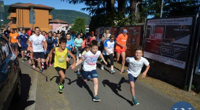 Foppenico. Un centinaio di partecipanti alla prima “Tri pass ‘na curseta”