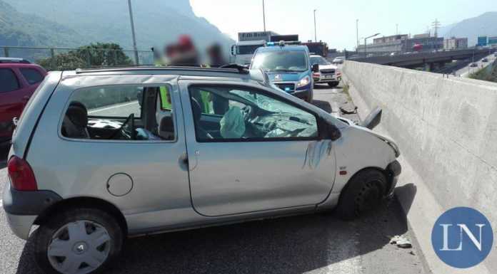 SS36. Schianto all’ingresso di Lecco: auto si ribalta, feriti lievi e rallentamenti
