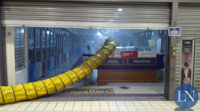 Lecco. All’Iperal, galleria invasa dal fumo. Colpa di un allarme