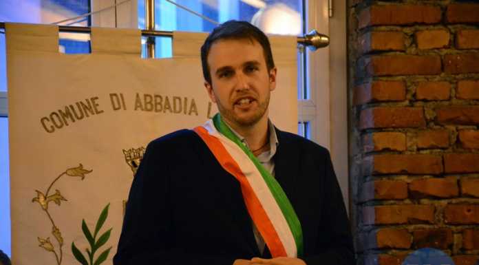 Abbadia: cosa cambia per i servizi comunali e un numero WhatsApp per i cittadini Il sindaco Roberto Azzoni di Abbadia