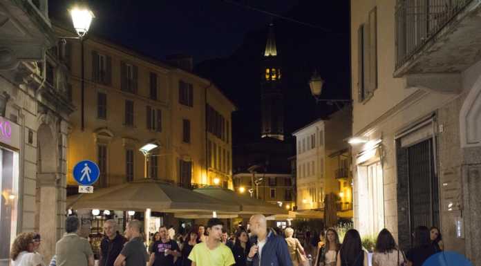 Terzo giovedì con Shopping di Sera: negozi aperti, musica, moda e cultura