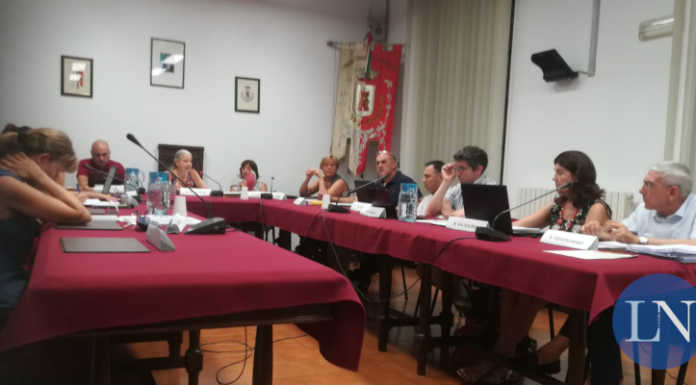 Cernusco, 350mila euro per il campo in sintetico. Minoranze contro: “Non è una priorità”