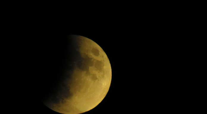 Notte magica anche a Lecco con l’eclissi parziale di Luna