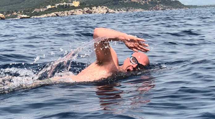 Attraversare il Canale della Manica, il nuotatore Oriana si prepara alla sfida