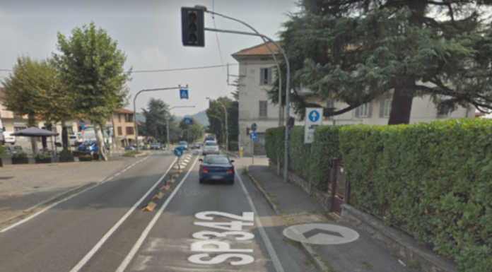 Olgiate, lettura targhe e multe ai “rossi” al semaforo di via Como: sarà attivo con il doppio senso di via Pilata