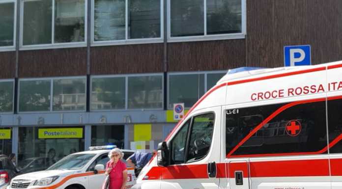 Lecco. Rissa davanti alle Poste, 54enne finisce in ospedale