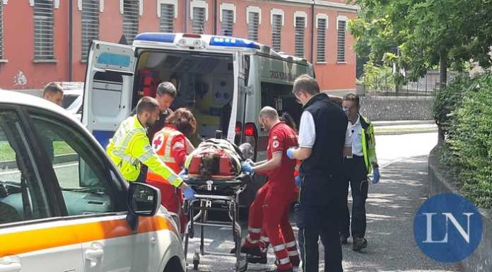 Lecco. Cade sul marciapiede colto da malore: soccorso un 50enne