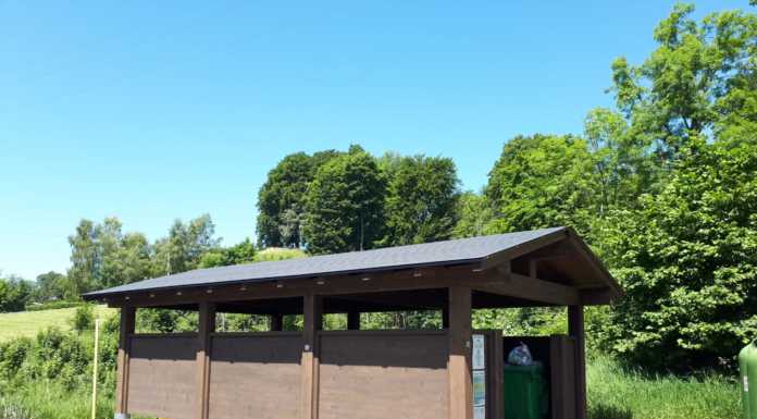 Resinelli, casetta colma di rifiuti. ll Comune di Abbadia ‘striglia’ gli utenti