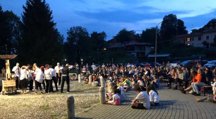 Colle Brianza. Spettacolo in piazza e riconoscimenti ai giovani di Living Land