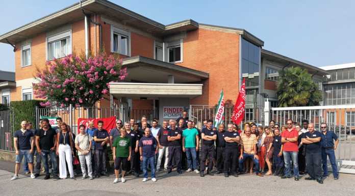 Lavoratori in sciopero alla Finder Pompe. Rischio esubero per trenta