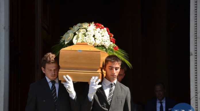 Calolzio. In tanti per l’addio ad Augusto Teli: “Credeva nei giovani e nelle persone”