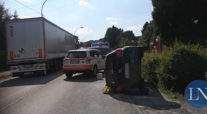 Incidente a Calco, auto si ribalta sulla Como-Bergamo