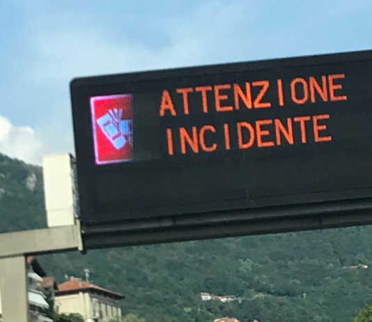 Incidente in SS36 all’altezza di Nibionno, lunghe code verso Milano incidente_cartello_ss36