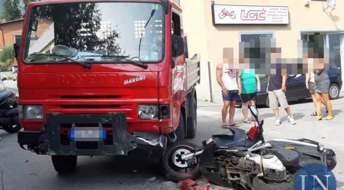 Mandello. Moto si scontra con un autocarro, paura per un 32enne