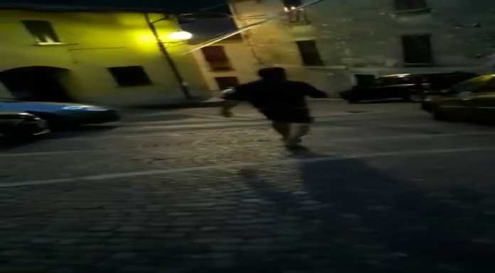 Ladri in azione durante la festa di Laorca, messi in fuga dai “craponi” (video)