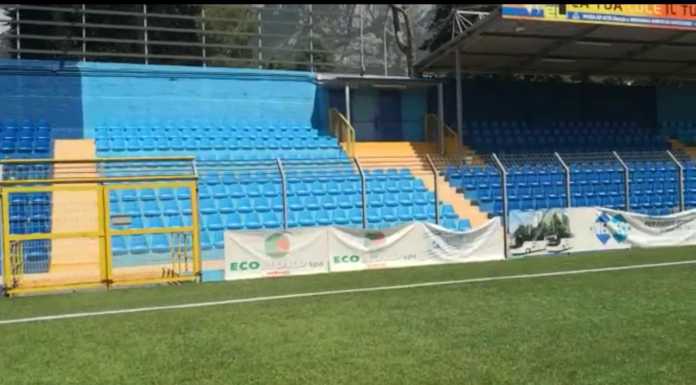 Lavori allo stadio di Lecco: posa dei nuovi seggiolini quasi conclusa