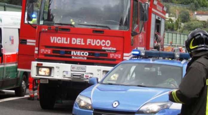 Camion perde carico di bottiglie sulla nuova Lecco Ballabio