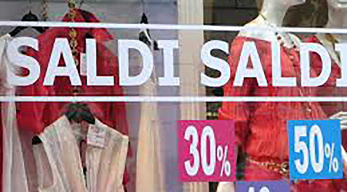 Saldi al via: da sabato inizia anche a Lecco la stagione di sconti invernali saldi