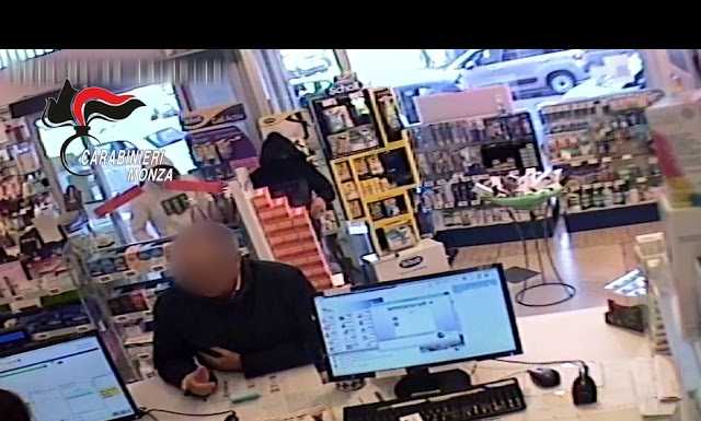 Milano. Fermati rapinatori, derubavano farmacie e sale gioco (VIDEO)