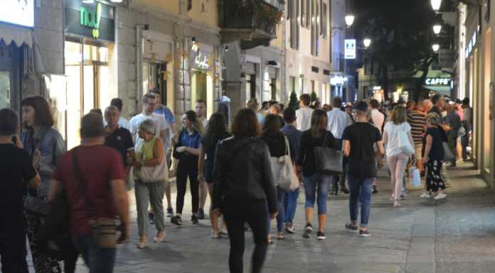 Penultimo giovedì’ di Shopping di Sera a Lecco: negozi, musica e cultura