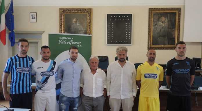 Presentate le nuove magliette ufficiali della Calcio Lecco