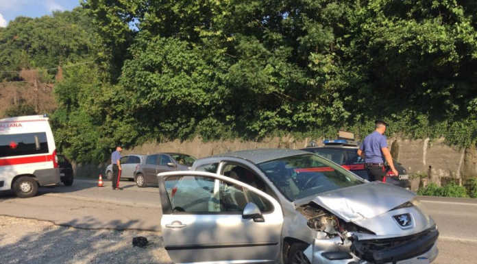 Incidente a Calco. Scontro tra due auto, paura per una famiglia