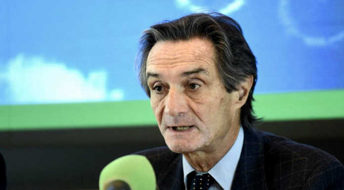 Fontana, coronavirus: “Serve un’ulteriore stretta su ditte e trasporto pubblico”